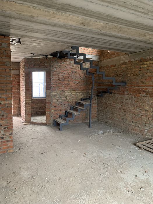 Продаж 2 поверхового таунхауса, 92 кв. м, 4 кімнати