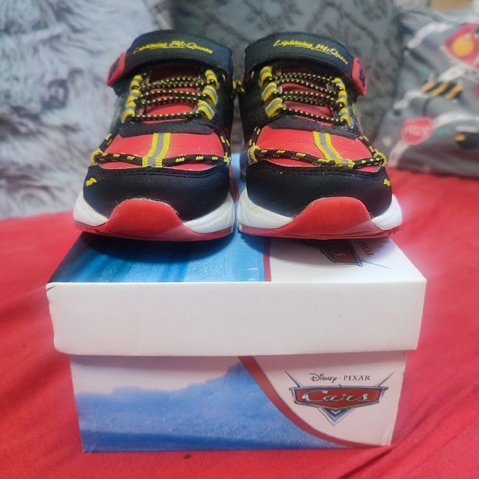 Sneakersy z migającymi diodami