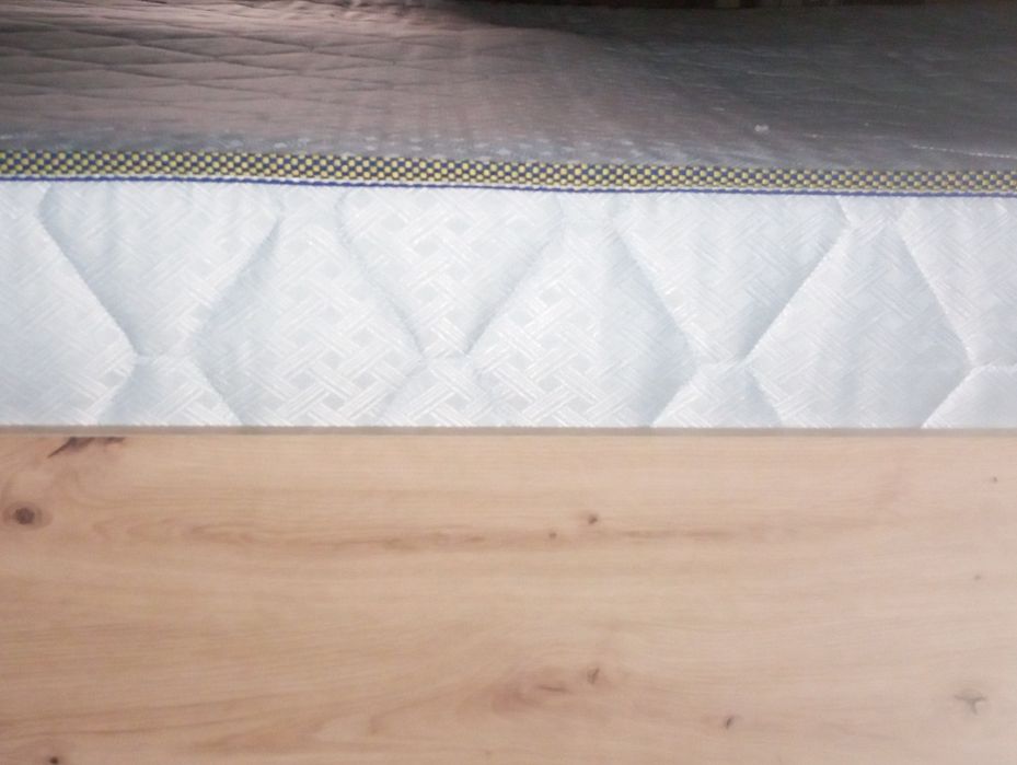 Кровать двуспальная