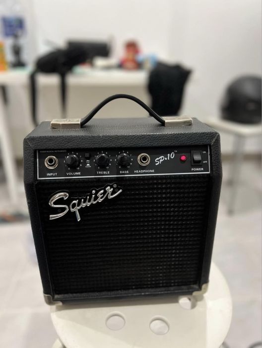 Guitar Amplifier498928649178992640
