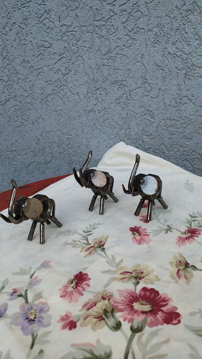 Metalowa figurka słonia. Metaloplastyka