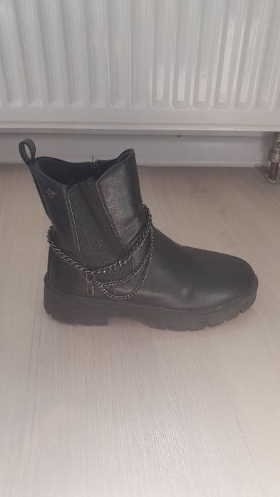 Czarne kozaki na jesień 38