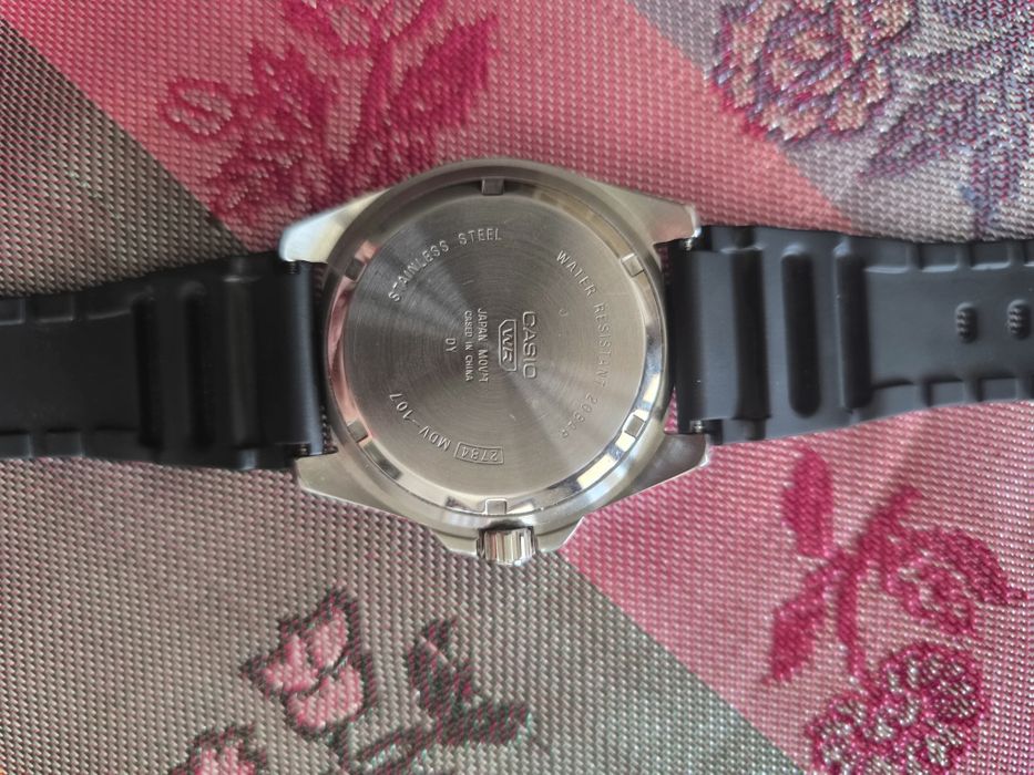 Casio mdv 107 (Duro)
