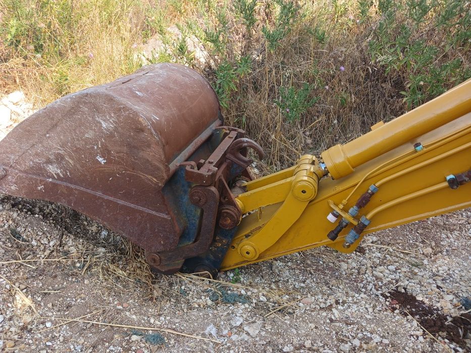 Komatsu PC150.     .