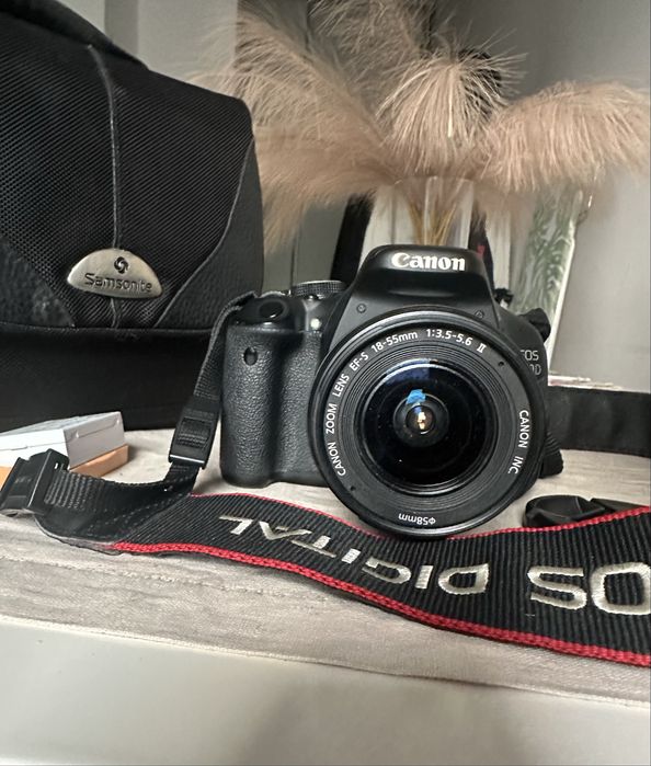 Lustrzanka Canon EOS 600D + Obiektyw 18-55mm + Zestaw akcesoriów + Solidna Torba GRATIS