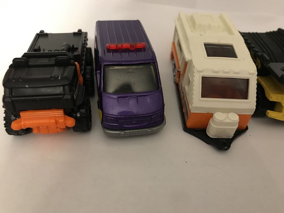 9 autek matchbox i 1 przyczepa
