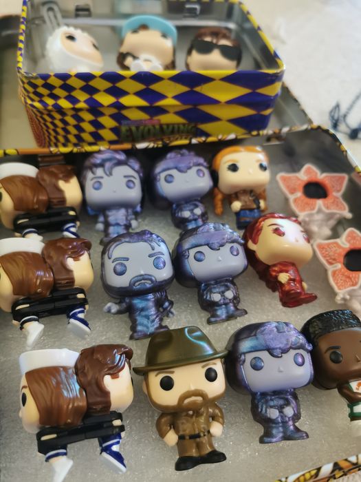 Stranger things kinder joy