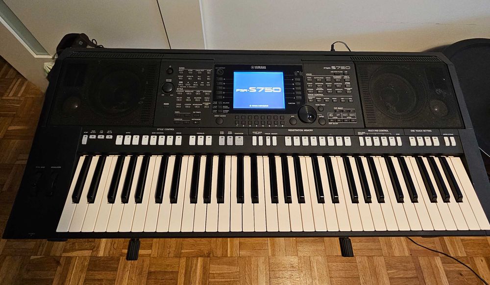 keyboard PSR S750 + stojak
