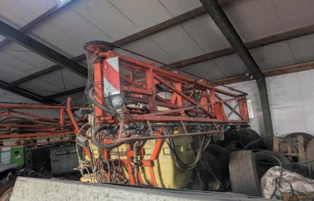Opryskiwacz Douven 24m 800 litrów sterownik.