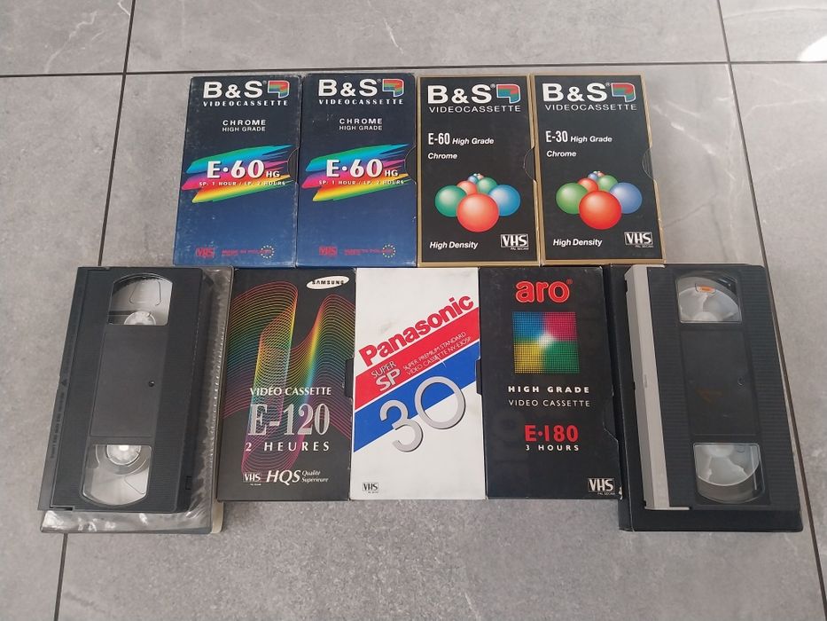 Zestaw kaset wideo VHS szt 9