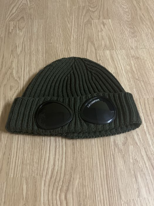 Шапка c.p. company оригинал