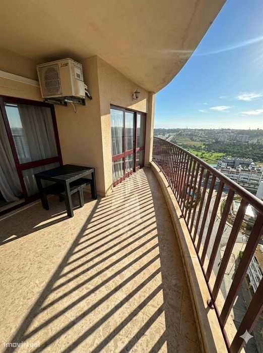 Apartamento T1 com lugar de parqueamento e piscina