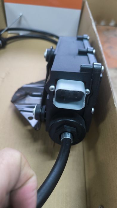 t Travão de Mão Elétrico Novo na Caixa - Atuador + 2 Cabos Longos - Up