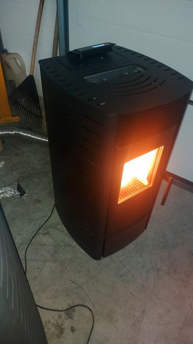Piec/kominek na pelletP9, P12 Nemaxx