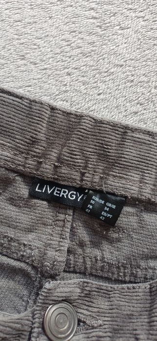 Spodnie marki Livegry