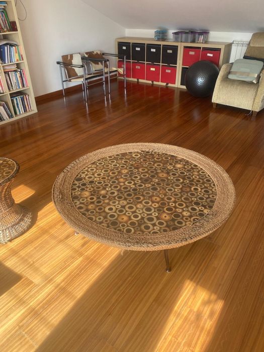 Conjunto mesa grande e mesa pequena