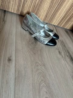 Sprzedam buty RESERVED skórzane