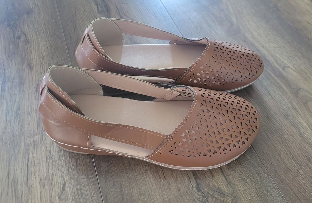 Przewiewne buty na lato brązowe r. 41