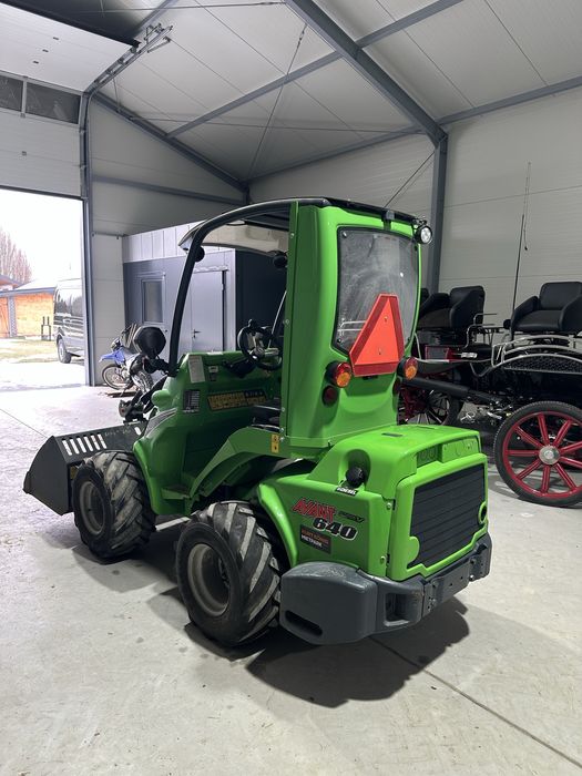 Ładowarka miniładowarka Avant 640 silnik Kubota Optidrive