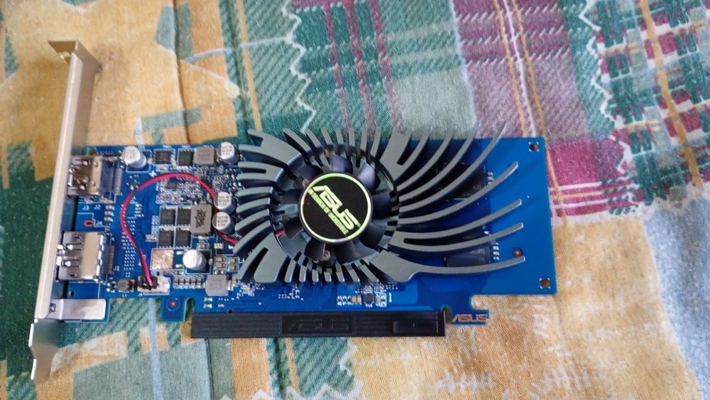 Placa gráfica ASUS NVIDIA GeForce GT 1030 2GB GDDR5