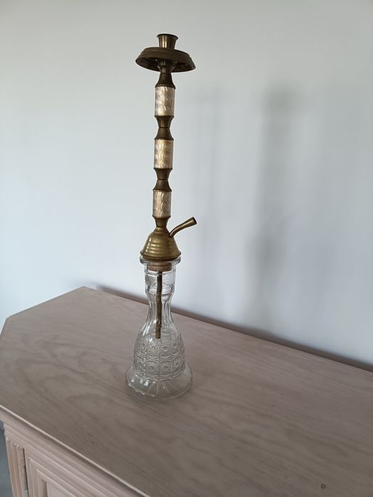 Vários itens. Suporte para revistas, suporte para roupa, Kalyan de cobre
