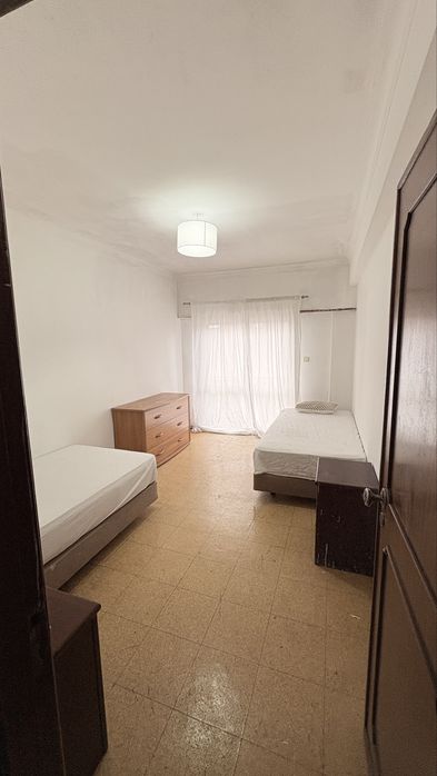 Aluguer de Quarto no Prior velho- Despesas incluidas!!