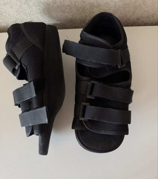 Продам післяопераційне взуття Baruc