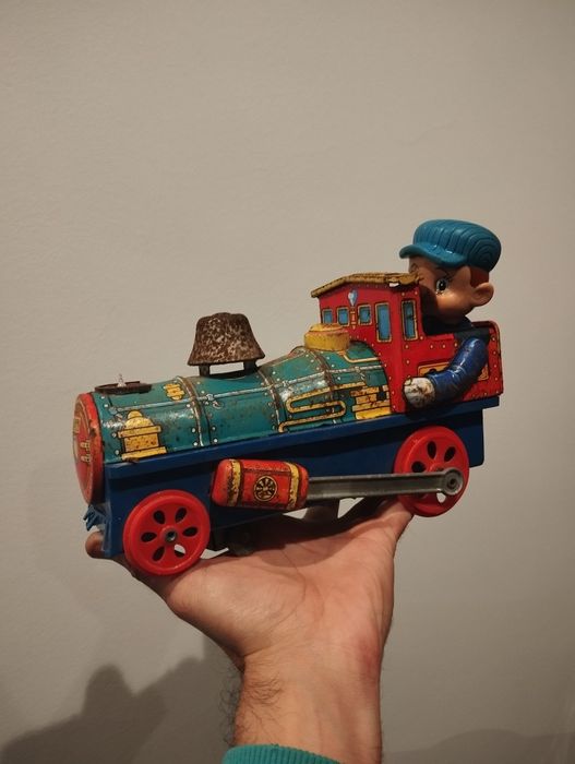 Brinquedo antigo em chapa
