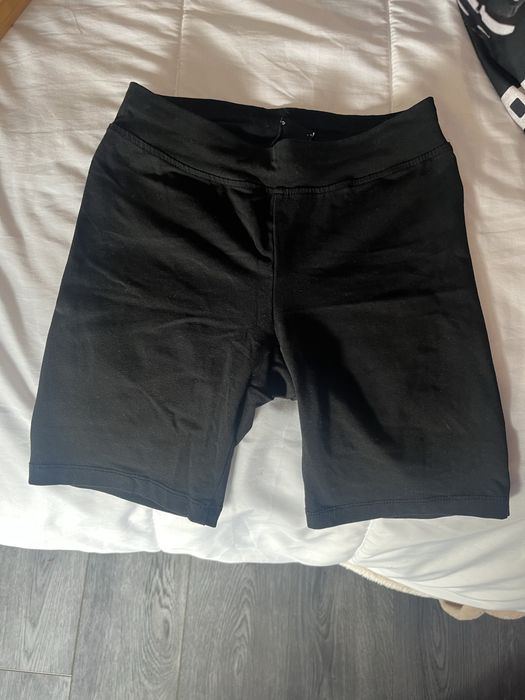 Calções pretos leggings