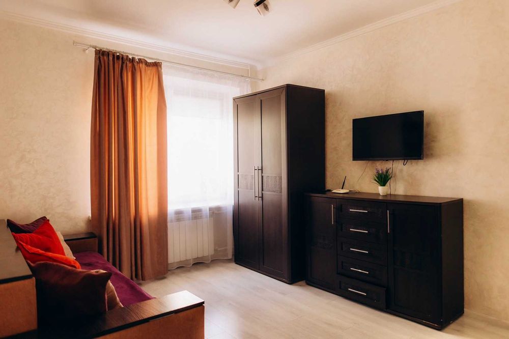 ЦЕНТР 2-кім квартира. вул Патріарха Мстислава + Звітні документи