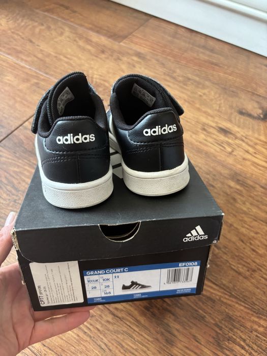 Кросівки Adidas для хлопчика 28 розмір