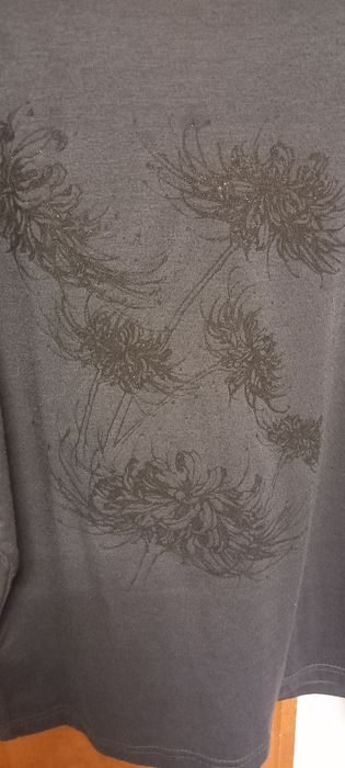 Elegancka bluzka grafitowa z ozdobnym wzorem