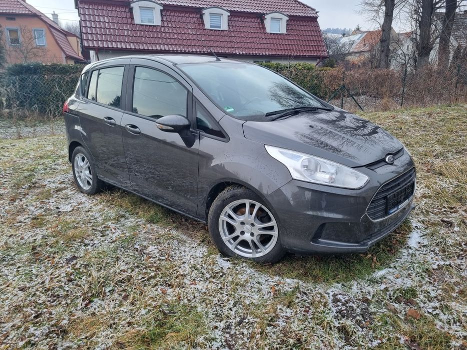 Sprzedam forda b max 2017 rok