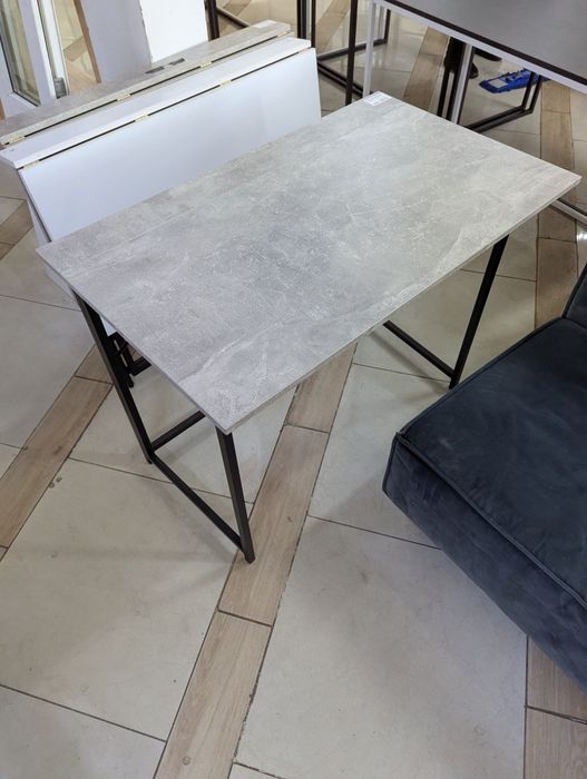 Офисные столы со склада. Дёшево