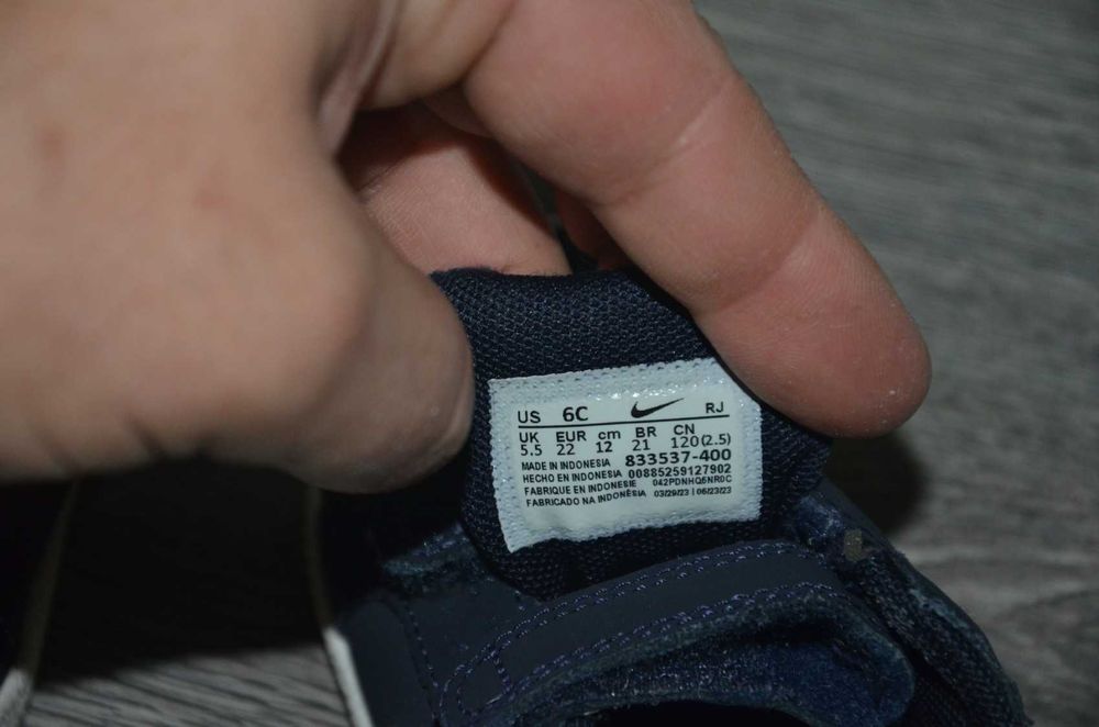 Продам кросівки Фірма Nike .