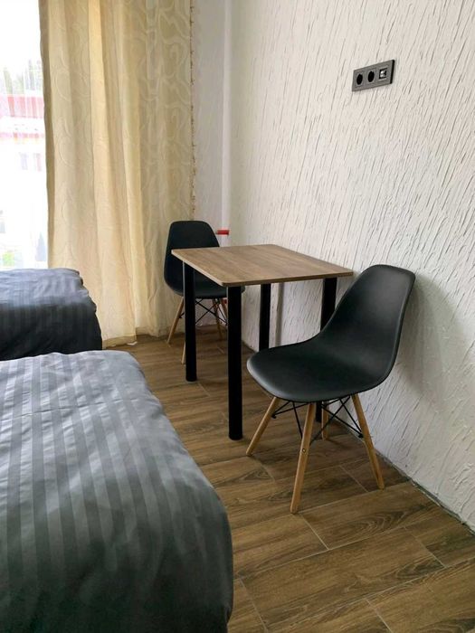 Кімната-студія подобово з власною кухнею