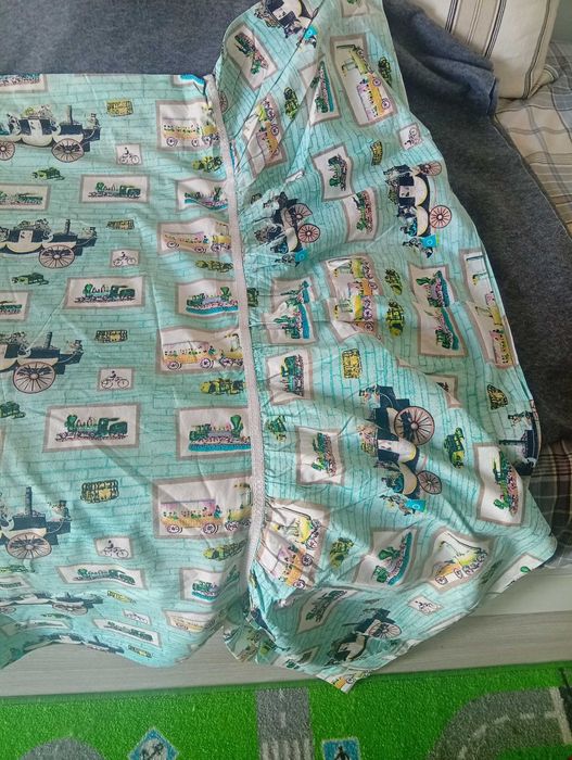 Colcha de cama individual/ divã, com combóios e carruagens