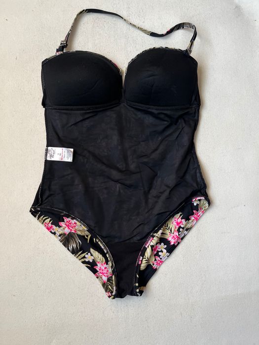 Фірмові суцільні купальники р.46-52