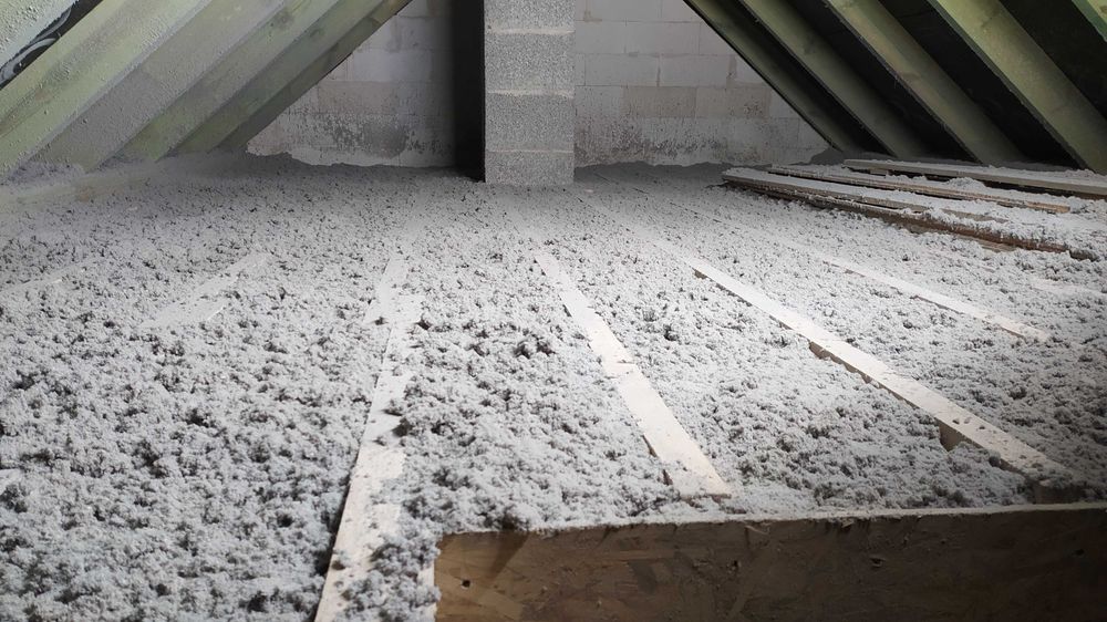 Ocieplenie celulozą Docieplanie poddasza celuloza oraz wełną