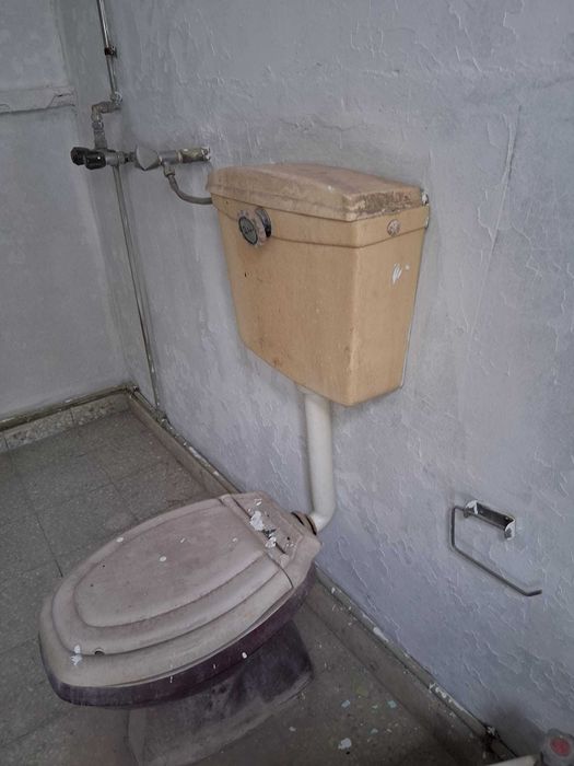 Arrenda se oficina autorizada com casa de habitação