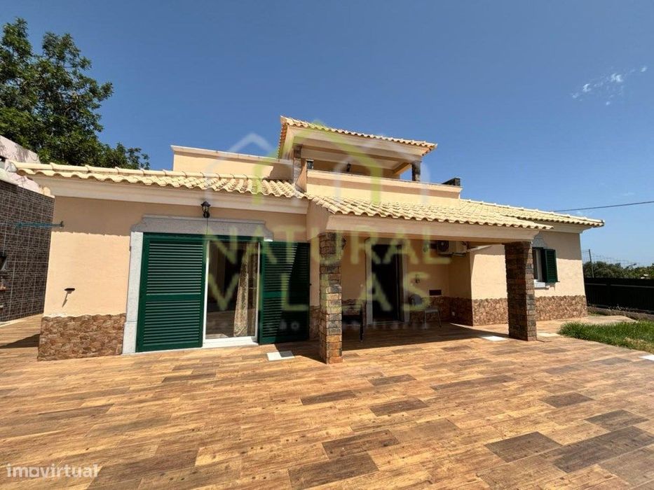 Moradia Isolada T4 com Piscina em Estoi