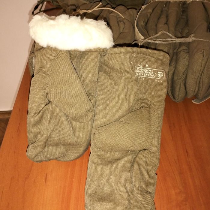 РУКАВИЦІ на цегейці