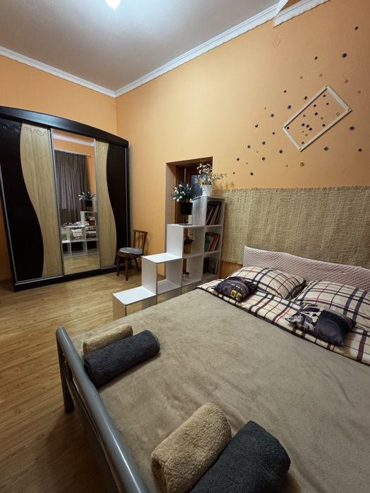 Будинок- квартира  подобово.  Берегове Центр Вільно з 30.01