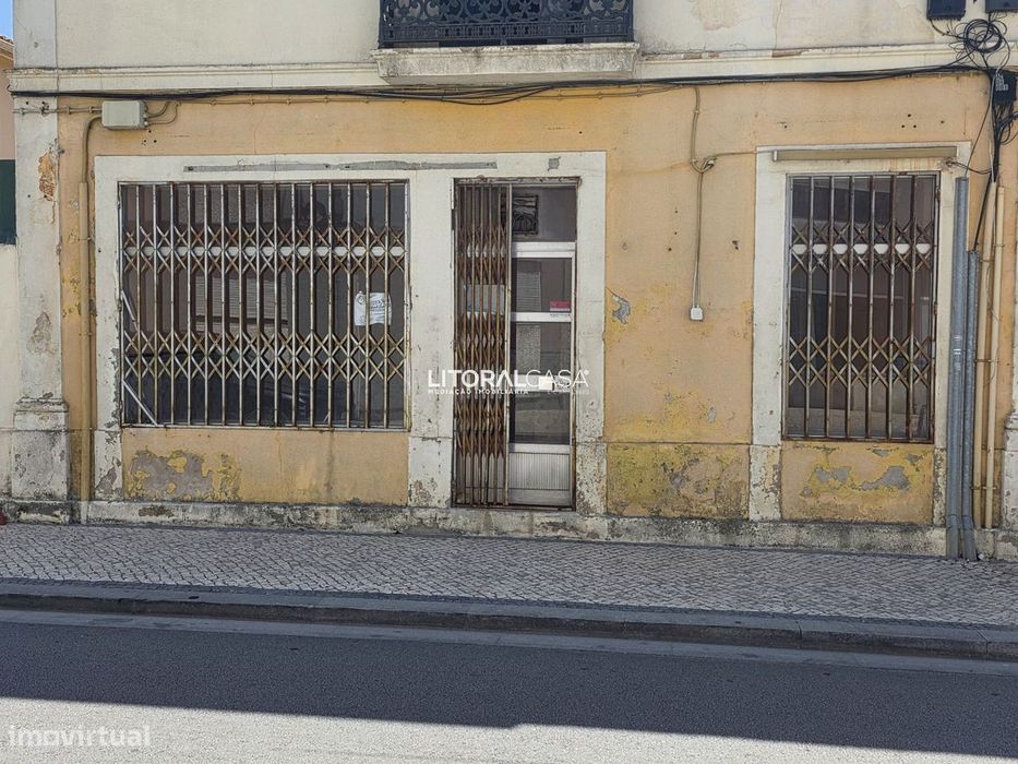 Arrendamento de Loja com 120 m2.
