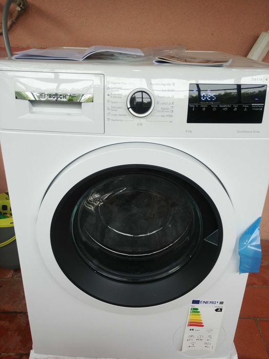 Máquina Lavar Roupa BOSCH - NOVA