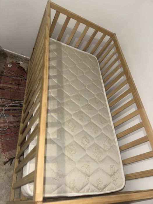 Vendo berço que nenem, 7 meses mais meu filho dormiu nem 5 vezes nele