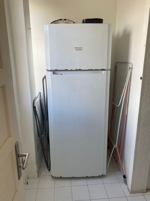 Frigorifico Hotpoint Ariston, grande, a funcionar perfeitamente