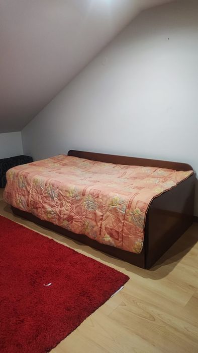 Divan em cerejeira