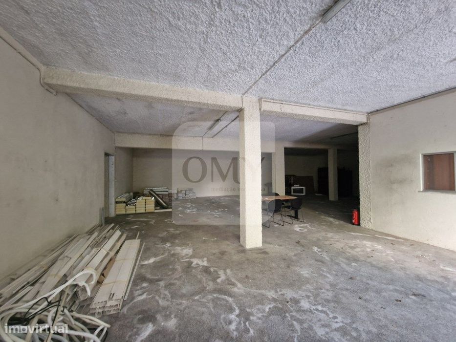 Armazém com 291,33 m2 ao Nosso Shoping em Vila Real