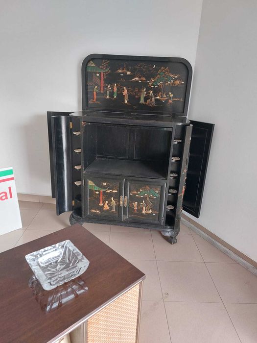 Móvel chinês antigo versátil com pérolas embutidas